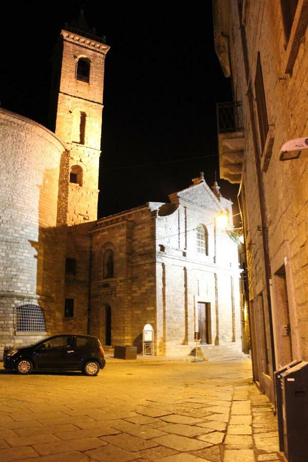تيمبيو باوسانيا B&B Piazza Di L'Ara المظهر الخارجي الصورة